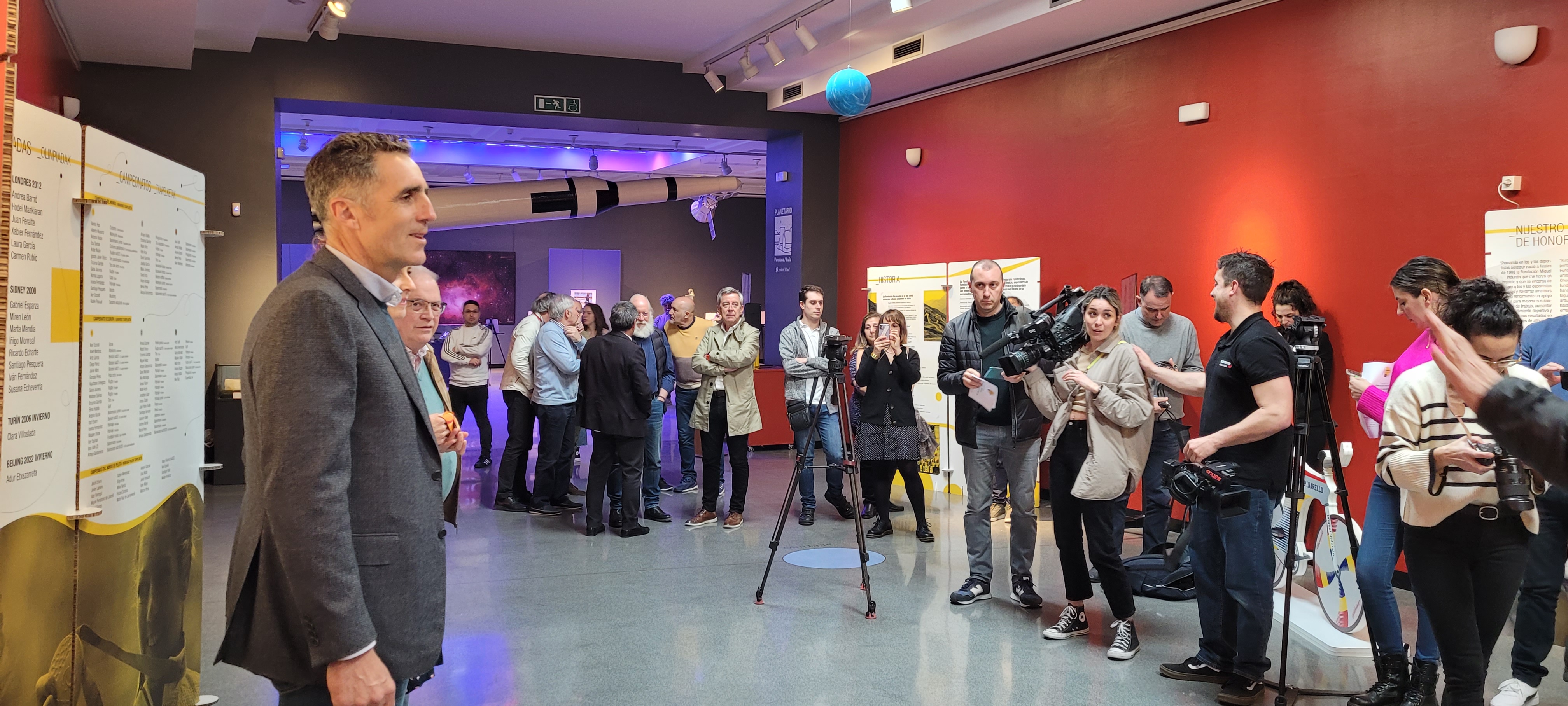 INAUGURADA LA EXPOSICI&Oacute;N ITINERANTE CON MOTIVO DEL 25&ordm; ANIVERSARIO
